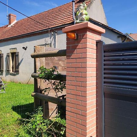 Вилла Bienvenue A La Grenouillere Le Magny  Экстерьер фото